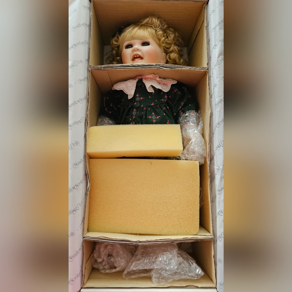 Mavis Snyder Lindsay porcelain doll